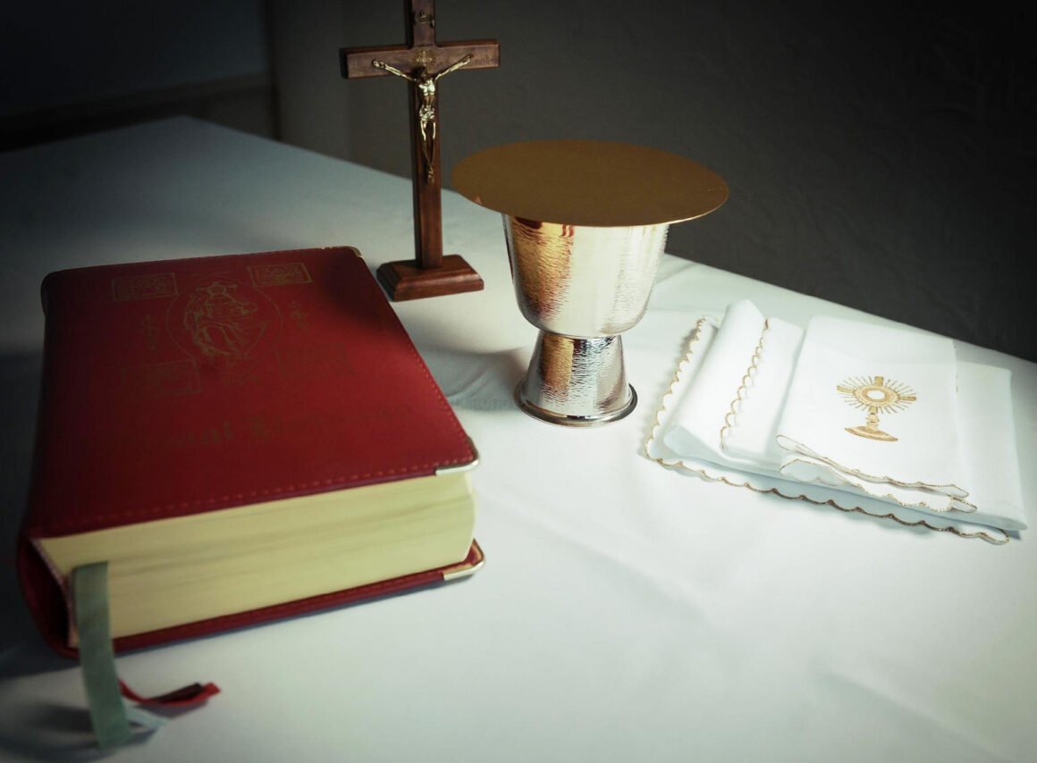 Celebração das Missas Semanais na Igreja de Santo António – Alteração do dia