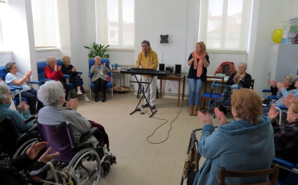 Músicoterapia na Misericórdia Obra da Figueira é uma mais-valia