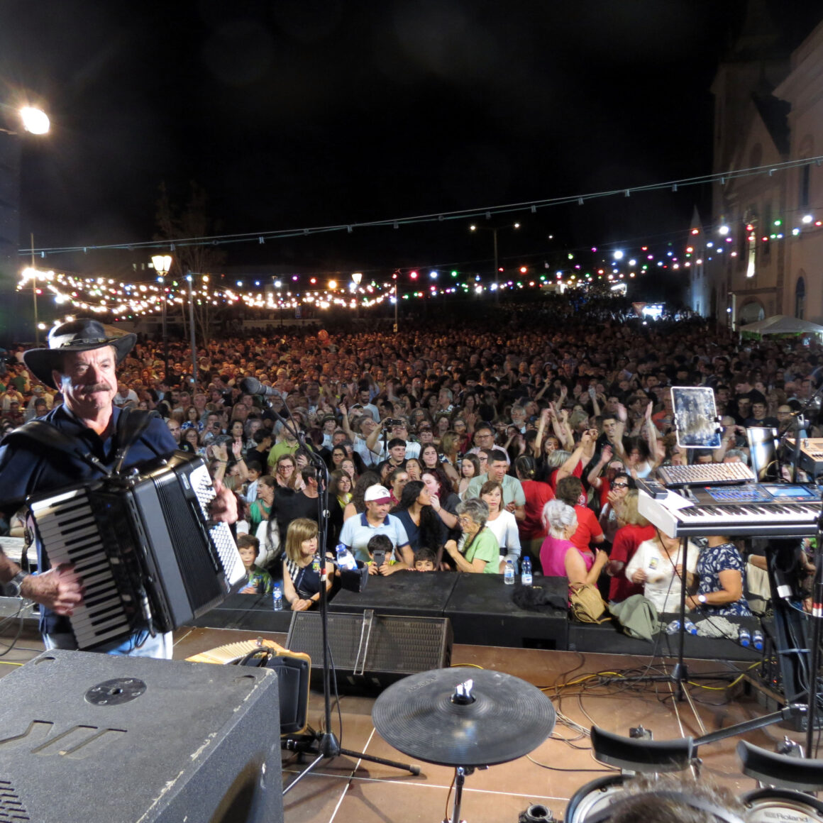 Noite de St.º António na Misericórdia – Obra da Figueira com Quim Barreiros Noite de St.º António na Misericórdia – Obra da Figueira com Quim Barreiros